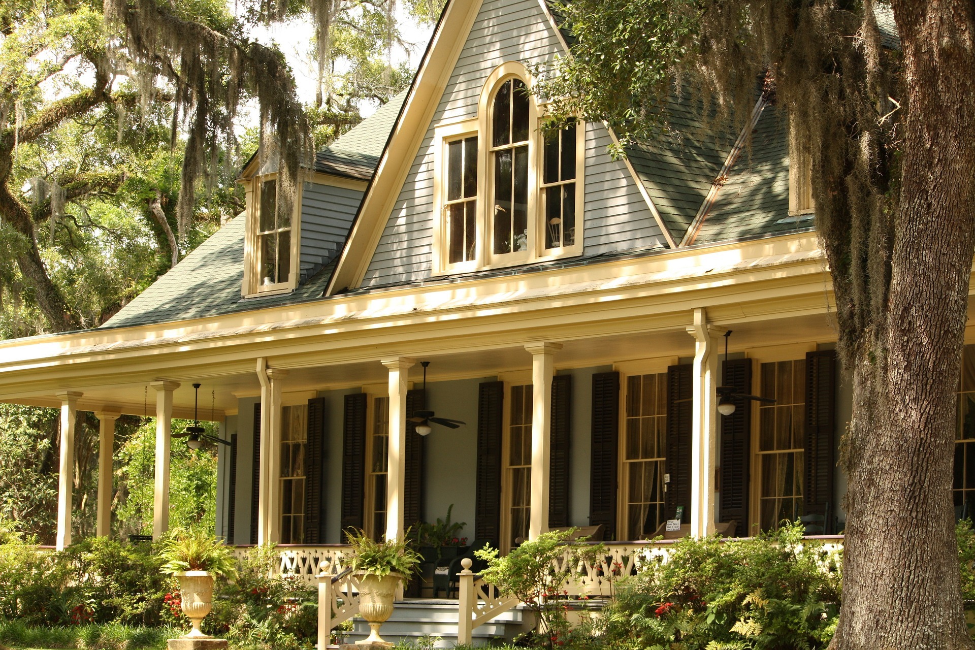 Looking To Install Windows and Doors? House Boss Doors And Windows